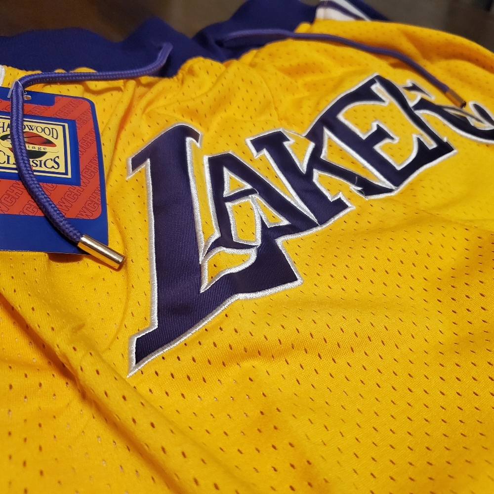 Los Angeles Lakers - Picture 4 of 7